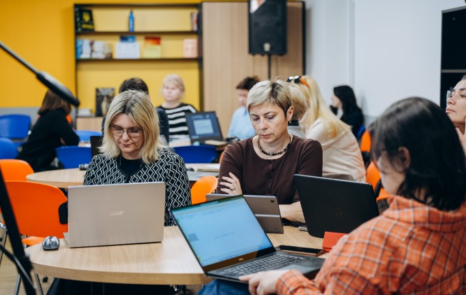DigiUni: академічна спільнота Маріупольського розвиває цифрові компетентності