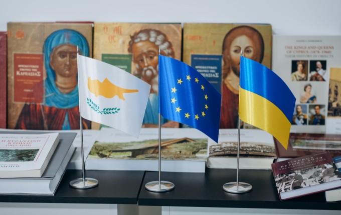 За підтримки Посольства Кіпру МДУ відновлює втрачену під час окупації бібліотеку елліністичних студій