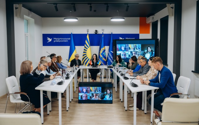 Література об’єднує континенти: спільнота МДУ переклала твори канадських авторів для українських читачів