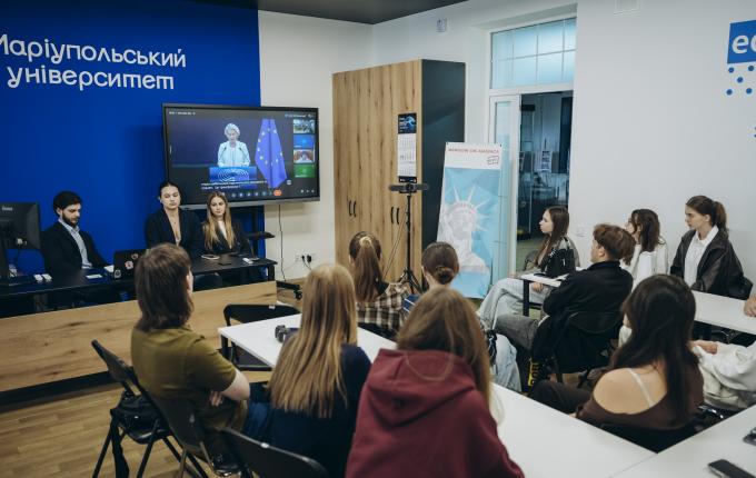 Студенти Маріупольського говорили про майбутнє Європи